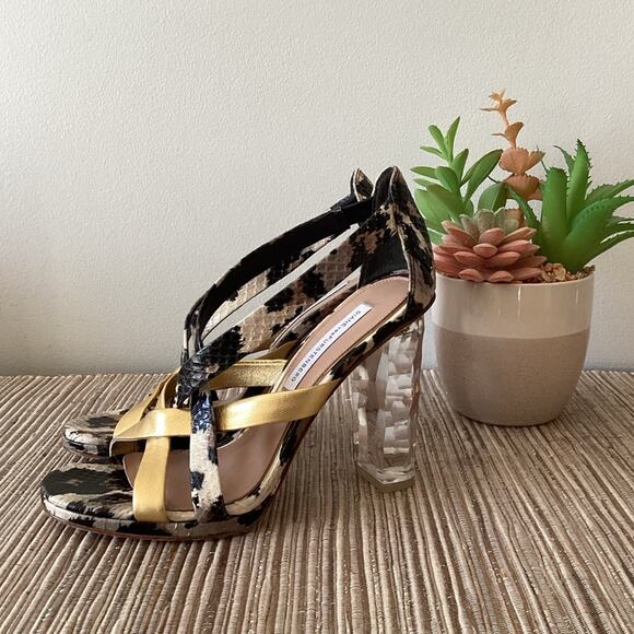 DIANE VON FURSTENBERG Ibiza Sandals Heels Shoes Gold Lucite Strappy Heel Sz 6 - Picture 2 of 8